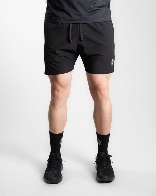 INVINCIBLE SHORT - BLACK