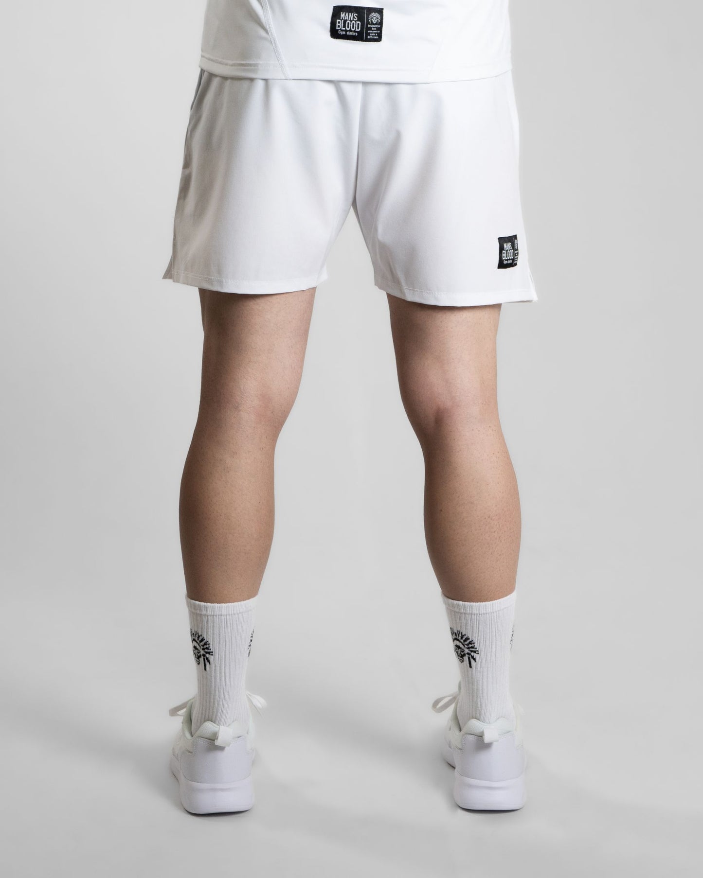 INVINCIBLE SHORT - WHITE