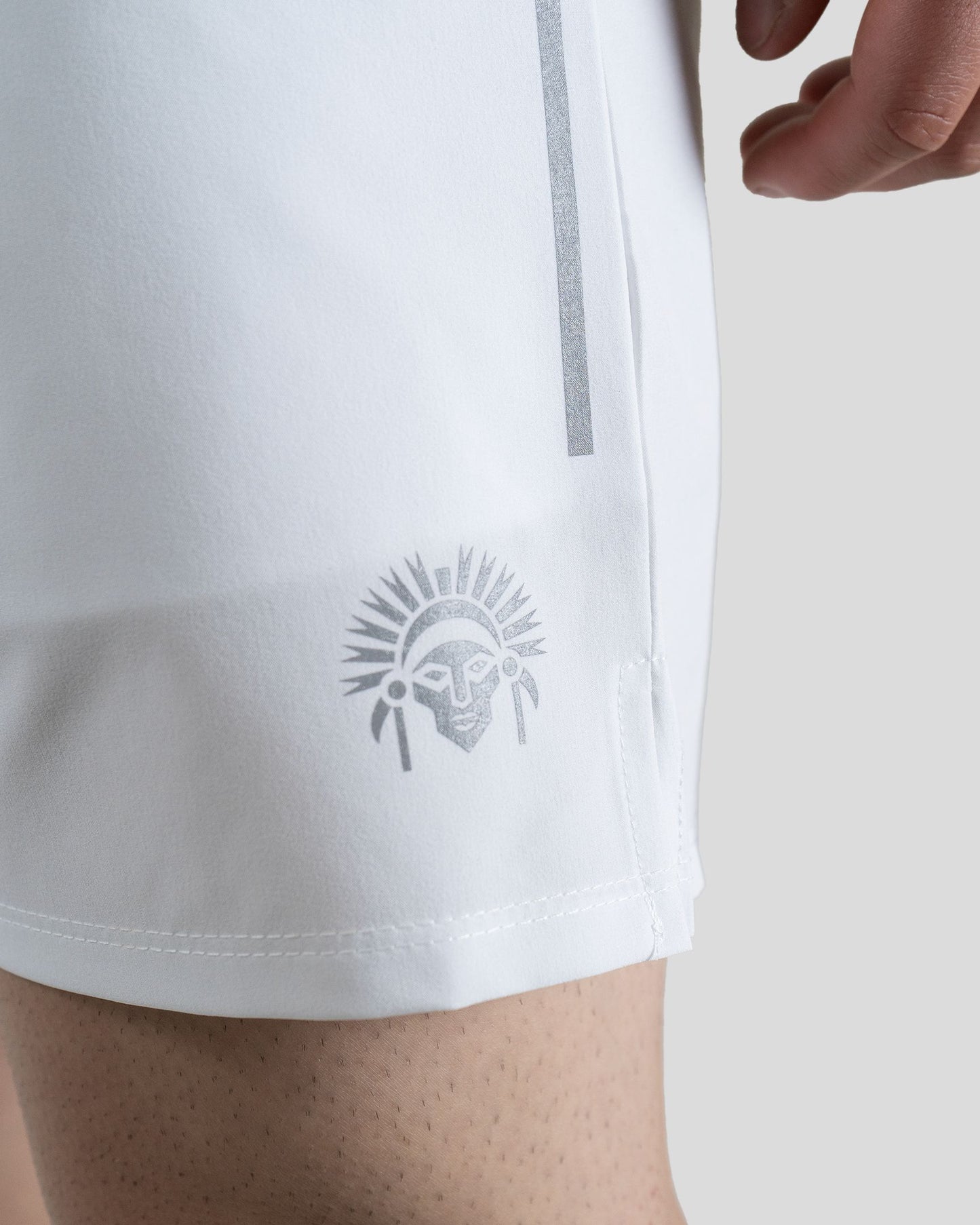 INVINCIBLE SHORT - WHITE